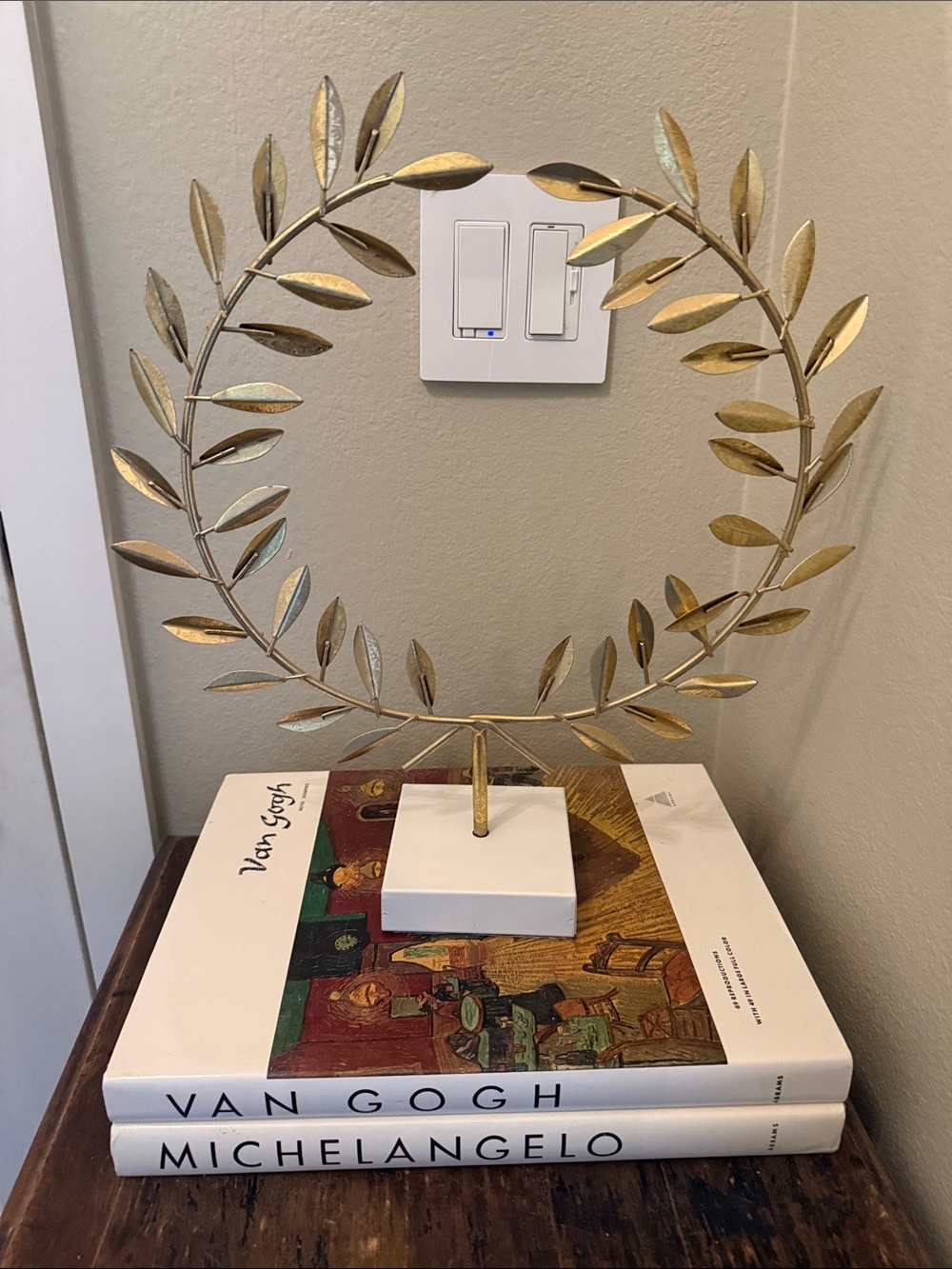 Laurel Wreath gold accent decor